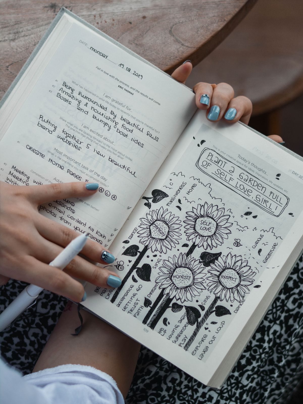 5 Tips for Starting an Artsy Journal